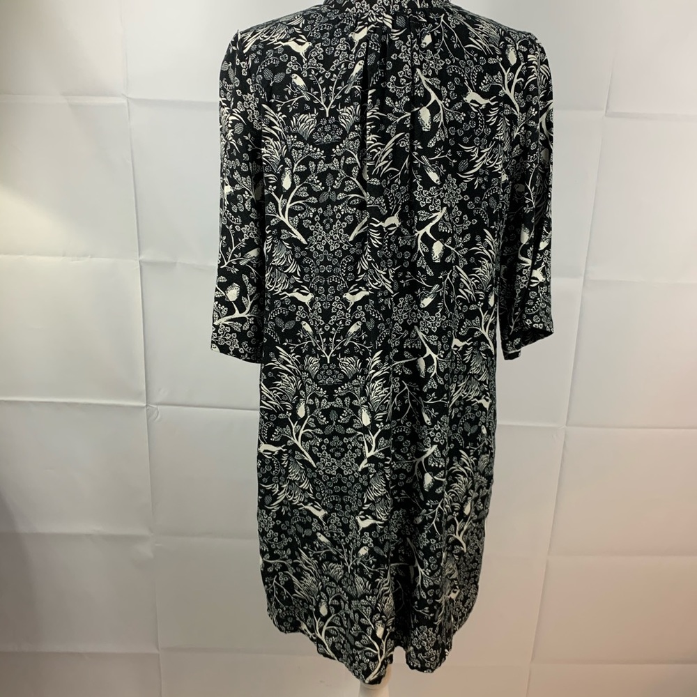 Dress Old Navy Size M , lined. Black and white